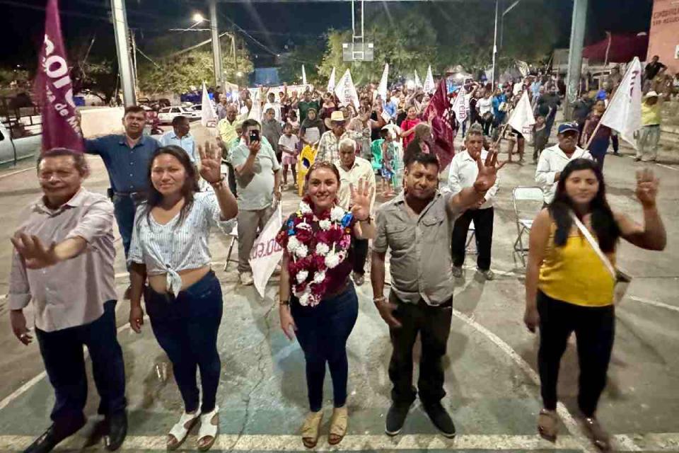 Evento de campaña de Rosalba Ramírez en Huamuxtitlán