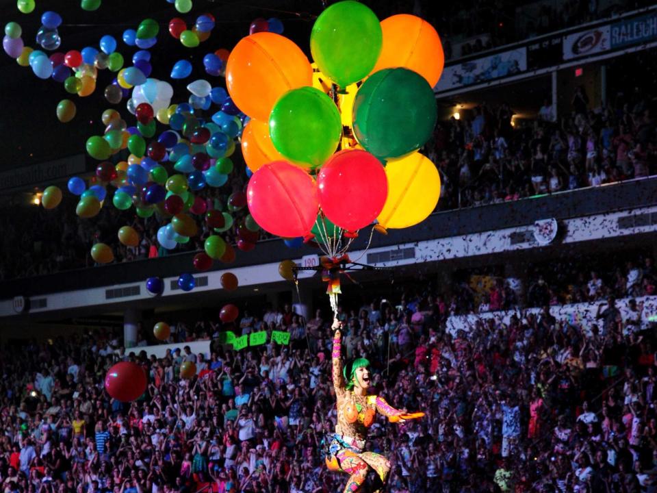 katy perry balloons