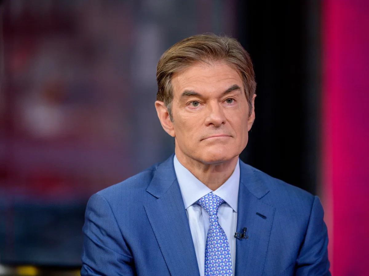Dr. Oz repeatedly booed by crowd at Donald Trump rally held for the Pennsylvania..
