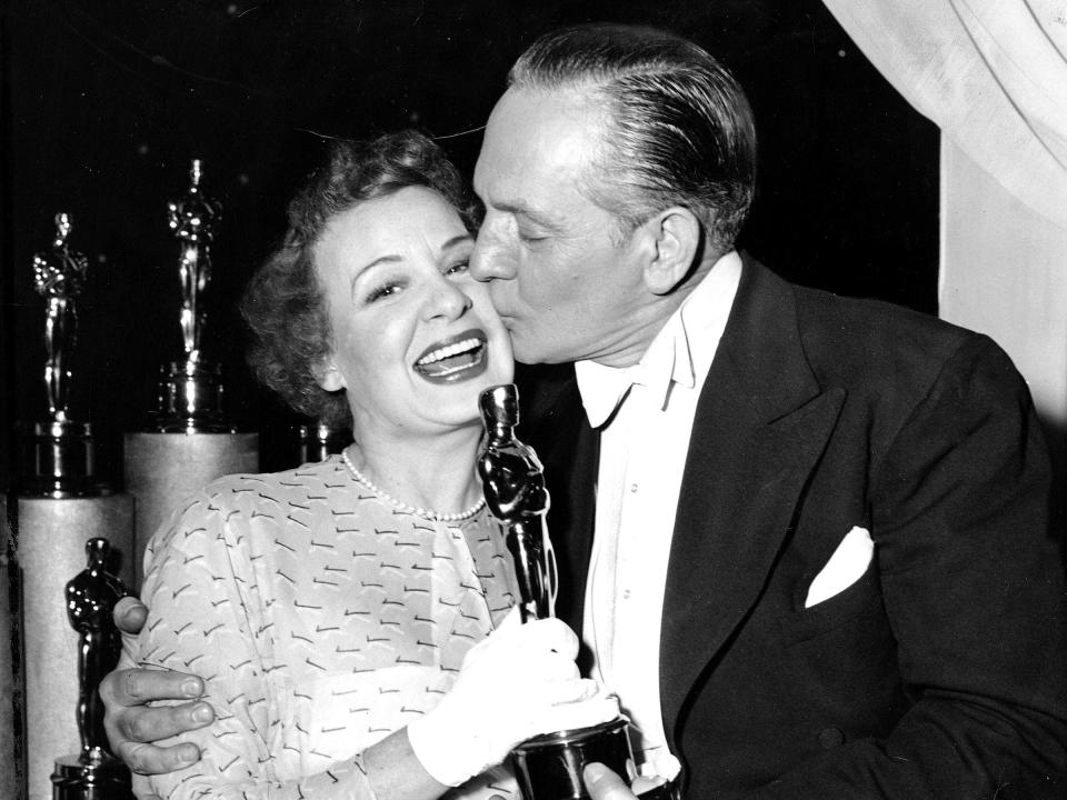 Shirley Booth at the 1952 Oscars with Fredric March