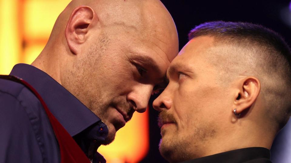 Tyson Fury and Oleksandr Usyk face off 