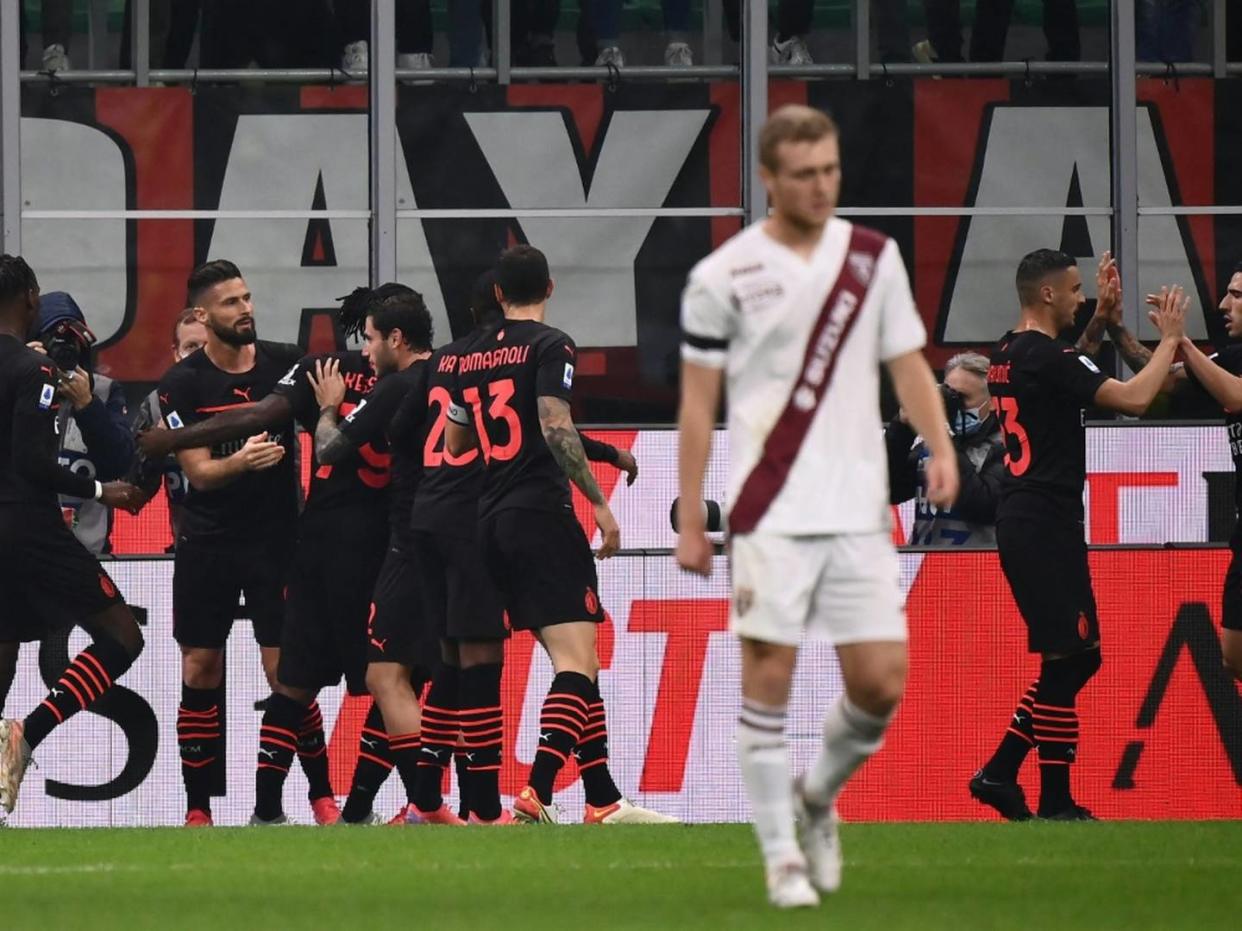 AC Mailand springt an die Spitze
