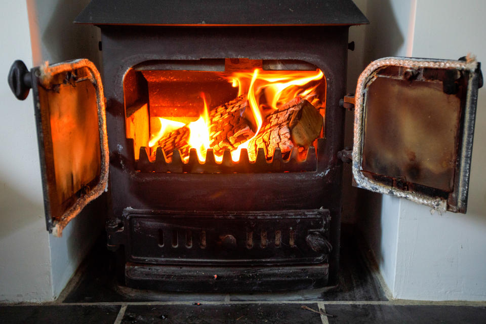 Diese Flammen dürften eine Temperatur zwischen 1.200 und 1.400 Grad haben. (Symbolbild: Getty Images)