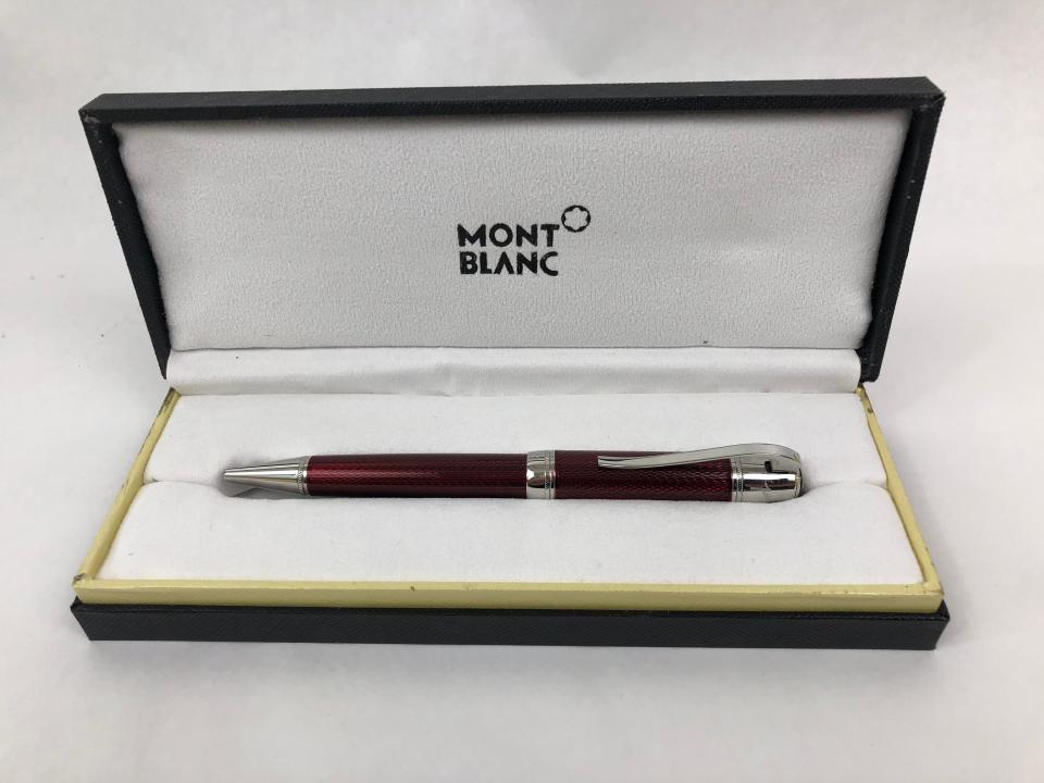 The clean lines and white space in Montblanc packaging makes it all about the product.