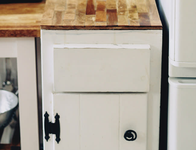 DIY Paint Stirrer Countertop