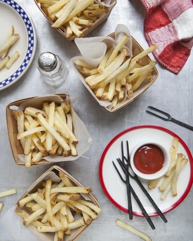 <p>> Lire la recette des frites de pommes de terre spicy ketchup</p><br>