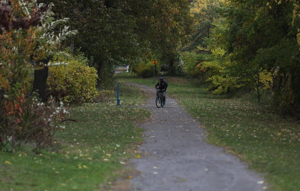 El Camino Trail in Rochester is a pedestrian and bike trail that starts just before Conkey Ave. and ends near Seneca Park.  The trail runs north and south.