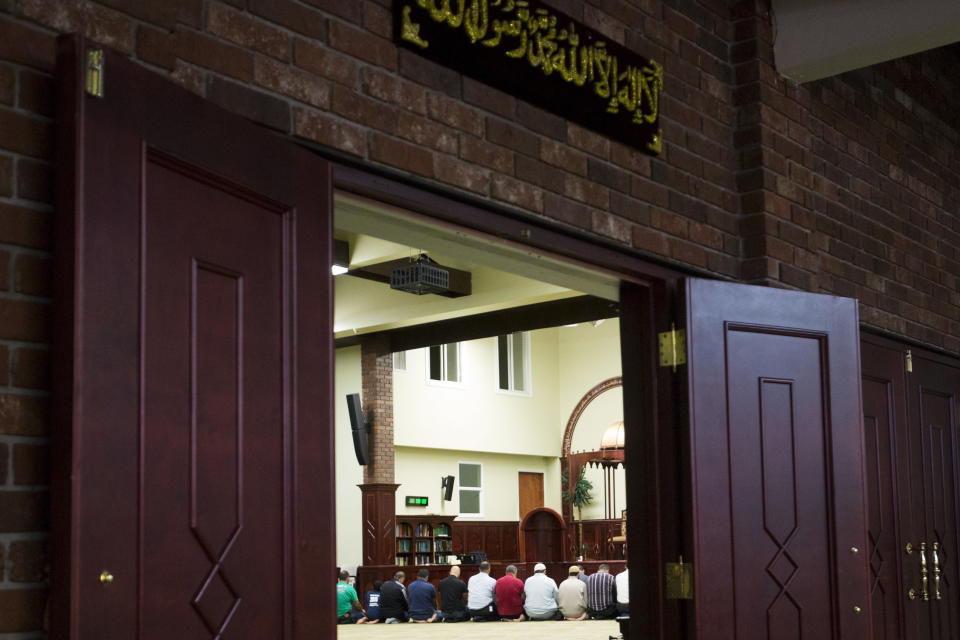 Prayers at the Islamic Center of Passaic County in Paterson, New Jersey, in 2015. The mosque has received threatening voicemails since the bike path attack in lower Manhattan. (Photo: Eduardo Munoz / Reuters)