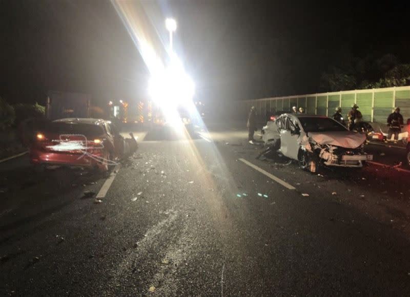國道三號北上發生7車連撞事故，1死3傷。（圖／陳姓民眾提供）