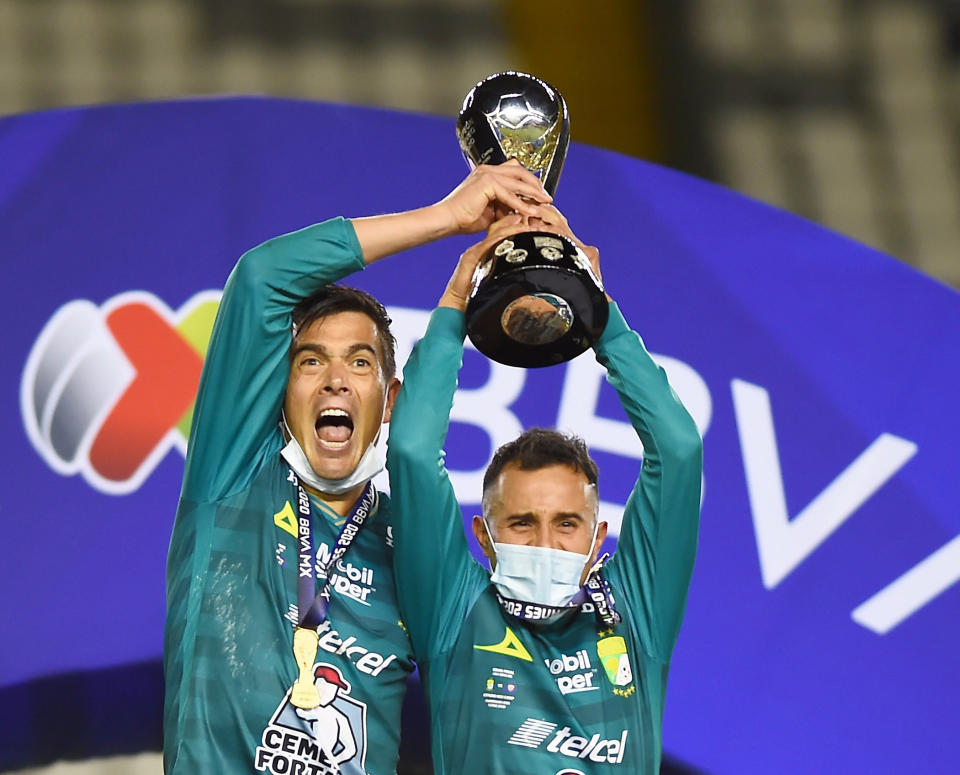 Luis Montes celebrando su último titulo con el León, en diciembre de 2020. (REUTERS/Omar Martinez)