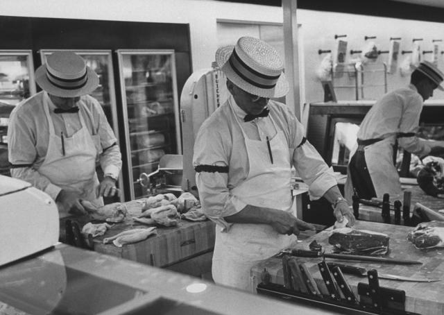 to shutter its cashier-less Go convenience stores in S.F.