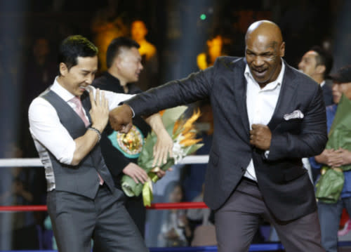 Donnie and Mike Tyson faking some punches during the press conference of 'Ip Man 3' back in 2015