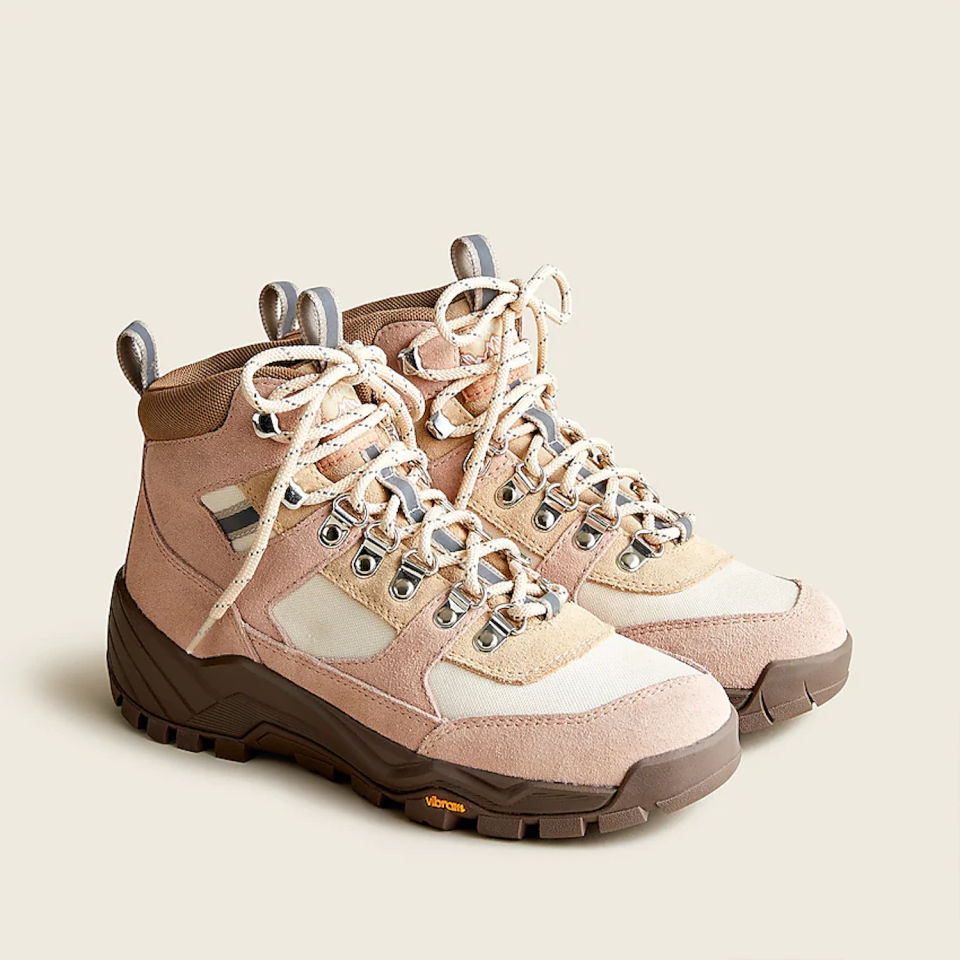 Nordic hiker boots