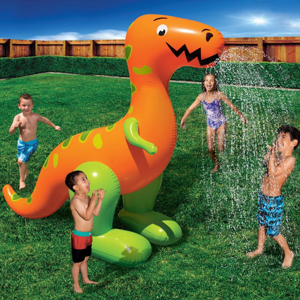 Bonzai T-Rex Mondo Sprinkler (Amazon / Amazon)