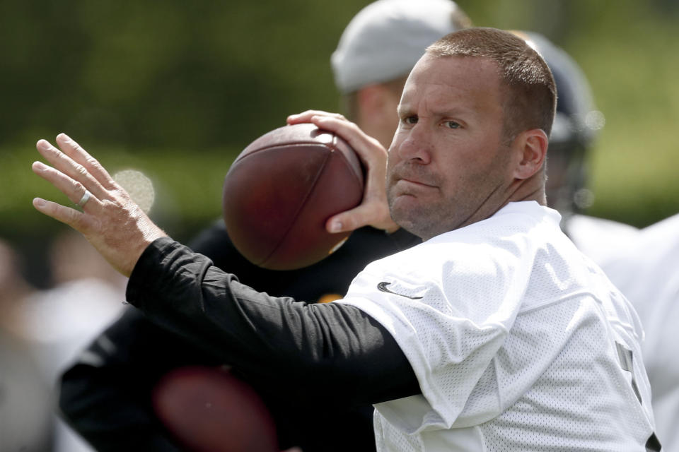 Pittsburgh Steelers quarterback Ben Roethlisberger (7) throws the ball during an NFL football practice, Tuesday, May 21, 2019, in Pittsburgh. Roethlisberger received pointed criticism from former teammates Antonio Brown and Le'Veon Bell among others during the offseason, both of whom took shots at Roethlisberger's leadership skills. Roethlisberger says the criticism bothered him but he's eager to move forward.(AP Photo/Keith Srakocic)