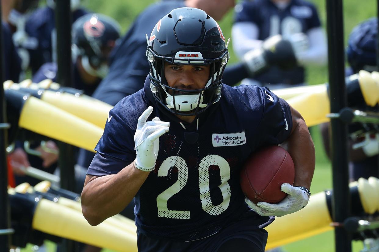 Travis Homer Chicago Bears, an Oxbridge Academy graduate, takes part in a drill last year in practice.