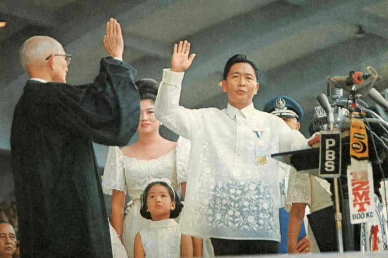 1969年12月30日，菲律賓時任總統馬可仕（Ferdinand Marcos）連任宣誓就職（Wikipedia / Public Domain）