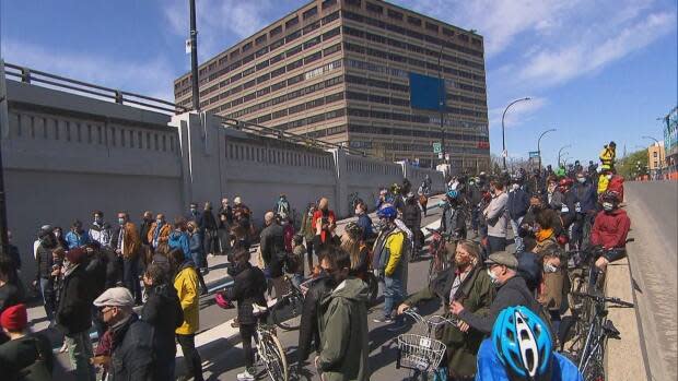 A large group of cyclists attended the ceremony at the underpass where Blais was killed and where the ghost bike honouring her was in place since 2014.