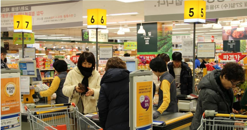 韓國通膨創下近24年來新高，讓南韓民眾大喊吃不消。（圖／達志／美聯社）