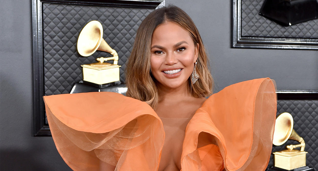 Chrissy Teigen schlägt zurück, nachdem sie im Internet für ihren Körper geshamed wurde. (Foto von Axelle/Bauer-Griffin/FilmMagic)