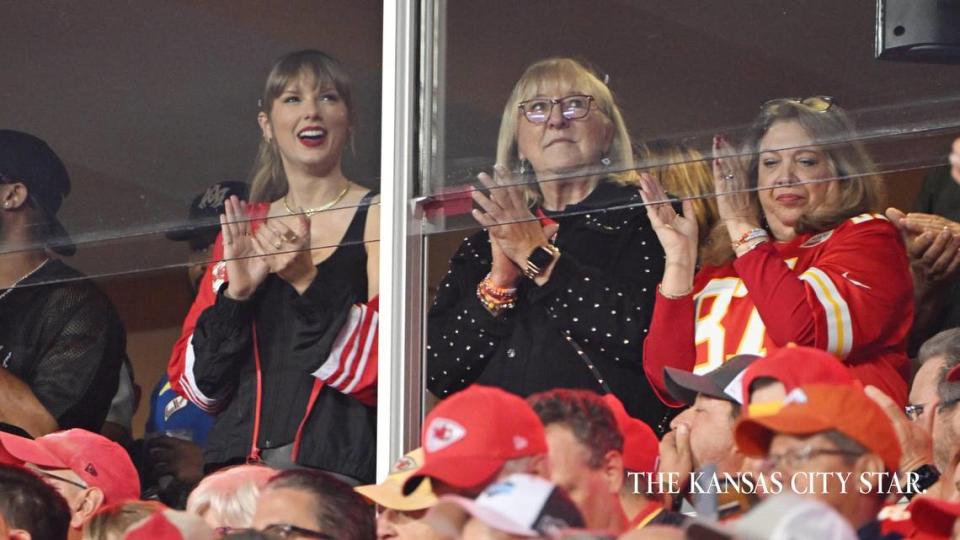 By her third Chiefs game, Taylor Swift had perfected the leave-one-shoulder-bare way of wearing football gear. The attention she gets at games has spilled over onto boyfriend Travis Kelce’s mom, Donna Kelce.