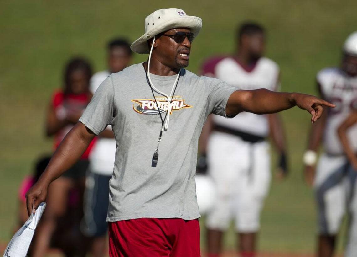 Shaw head football coach Adrian Jones directs his team during tpractice in 2016. Robert Willett/rwillett@newsobserver.com