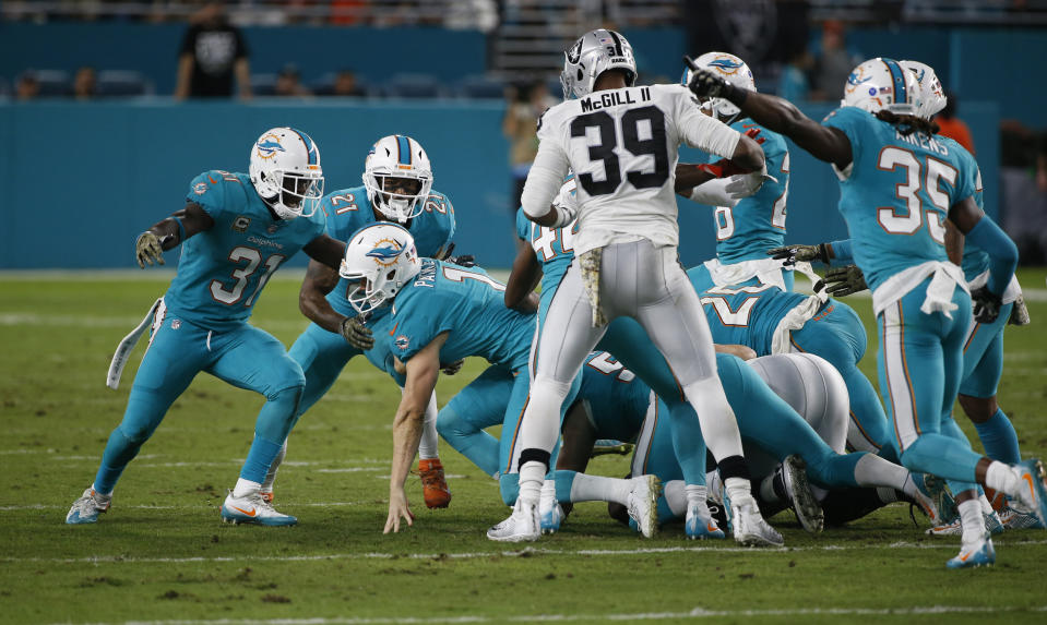 Onside kicks have become very hard to recover under new safety rules. (AP Photo/Wilfredo Lee)