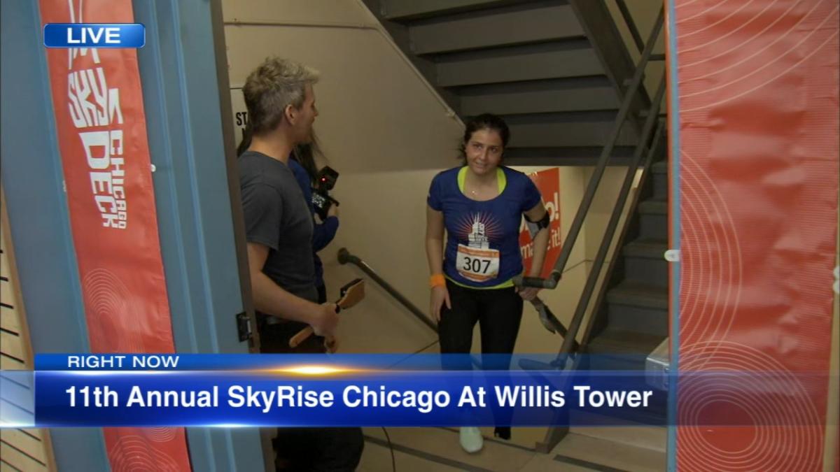 Stair climbers race up Willis Tower for annual SkyRise Chicago