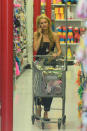 <p>Auch ein It-Girl geht mal in den Supermarkt einkaufen – doch wer hätte gedacht, dass sich Paris Hilton ganz ohne Make-up aus dem Haus traut? Wir sind begeistert von so viel natürlicher Schönheit! (Bild: Splash) <br></p>