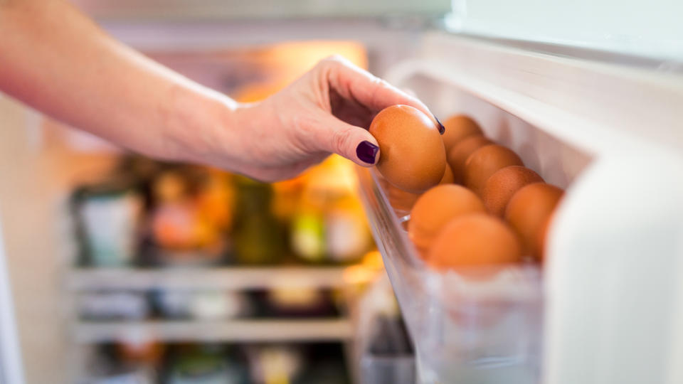 La puerta del refrigerador no es el lugar más óptimo para conservar huevos