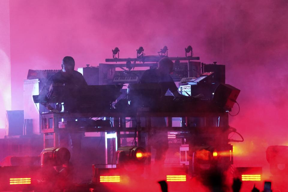 The Chemical Brothers durante su concierto en el festival Corona Capital en la Ciudad de México, el domingo 19 de noviembre de 2023. (Foto AP/Aurea Del Rosario)