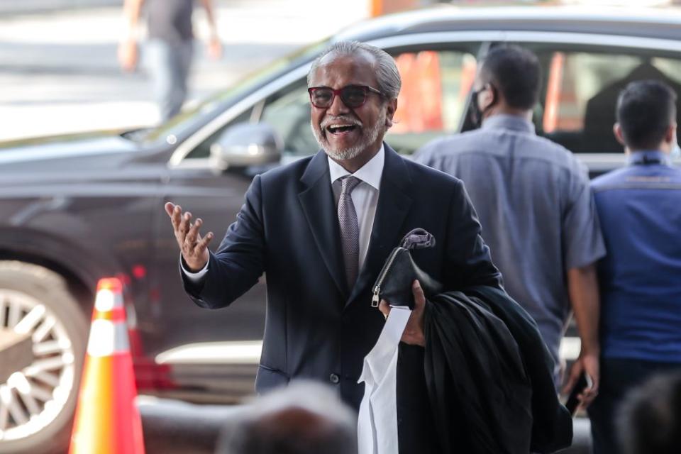 Lawyer Tan Sri Muhammad Shafee Abdullah is pictured at the Kuala Lumpur High Court July 1, 2020. — Picture by Firdaus Latif