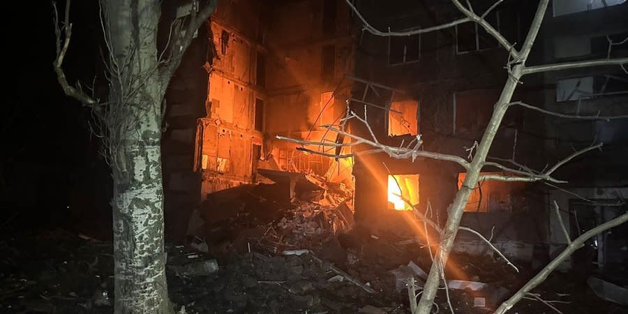 Consequences of the attack of the Russians on a five-story building in Selydove on February 13, 12 apartments were destroyed