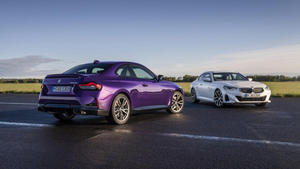 圖／BMW日前公布全新2022 BMW 2 Series Coupe宣傳照，整體設計承襲自家經典後驅雙門轎跑的氣勢。