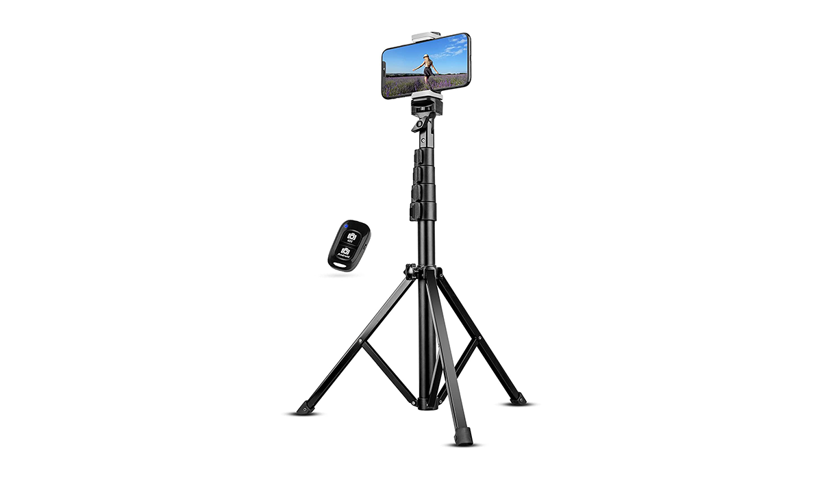 This portable tripod is guaranteed to help capture your travel memories. (Photo: Amazon)