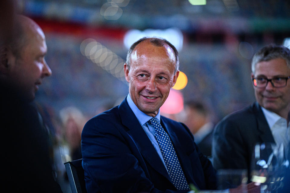 Irgendwie muss Friedrich Merz ja in die Schlagzeilen kommen. (Bild: Lukas Schulze/Getty Images)