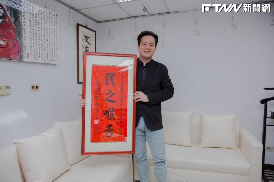 邱臣遠在《鋒燦傳媒》專訪中提到，希望新國會能持續推展經濟發展相關法案，包括新經濟移民法草案、數位經濟基本法草案等。（圖／邱臣遠提供）