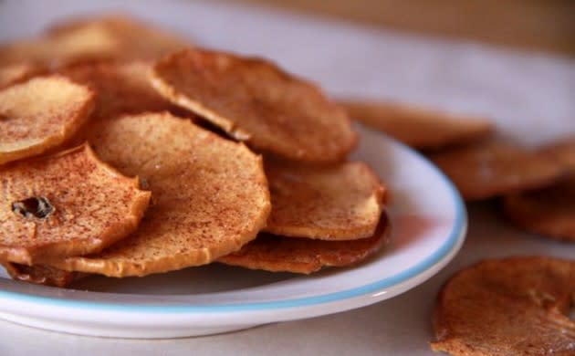 Instead of Crackers, TRY: Baked Apple Chips with Cinnamon Sugar