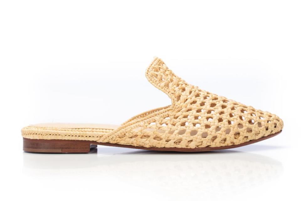 zyne, zyne shoes, zyne raffia, raffia, raffia trend, shoes, fall 2020 shoe trends, summer 2020 shoe trends