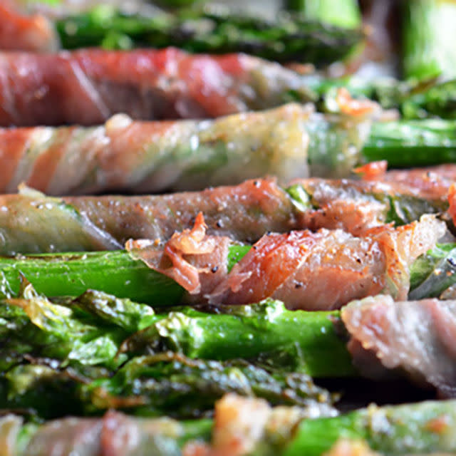 Prosciutto-Wrapped Asparagus Spears