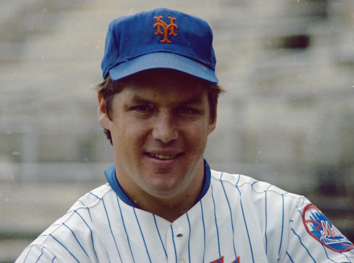 Rest in Peace Tom Robson - New York Mets - Medium