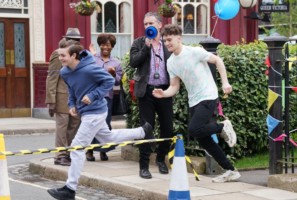 ricky mitchell, tommy moon, patrick trueman, yolande trueman, alfie moon, eastenders