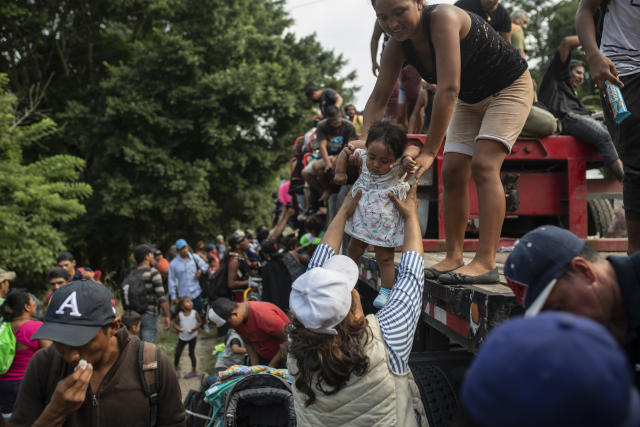 New migrant caravan sets off from southern Mexico border