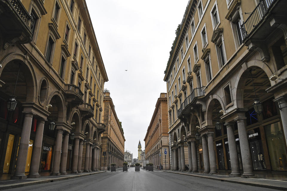  Foto Fabio Ferrari/LaPresse 12 marzo 2020 Torino, Italia cronaca Emergenza Coronavirus - Torino deserta nel terzo giorno di quarantena. Nella foto: Via Roma Photo Fabio Ferrari/LaPresse March 12, 2020 Turin, Italy news Coronavirus emergency - Torino in the third Day of quarantine caused by the coronavirus spread . In the pic: Via Roma (Photo by LaPresse/Sipa USA) 