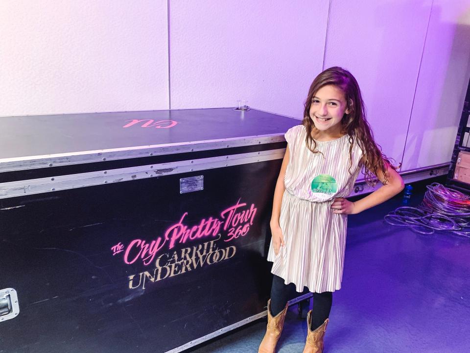 Savannah Dahan got to meet Carrie Underwood at her D.C. concert. Underwood sang 