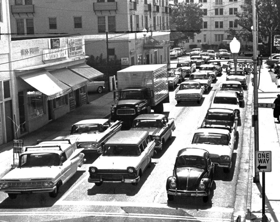Traffic on Flagler at Southeast First Avenue, with the gridlock from a fashion show in 1961. Doug Kennedy/Miami Herald File