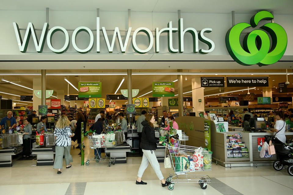 Woolworths employees reveal the best time to shop to score in-store markdowns. Source: Getty/File