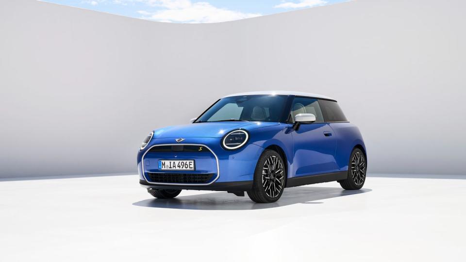 2025 mini cooper electric lineup in ocean blue with white interior