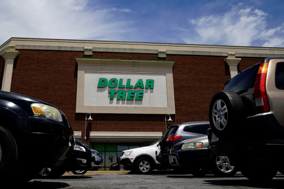 A view of a Dollar Tree store in Washington, U.S., June 1, 2021. REUTERS/Erin Scott