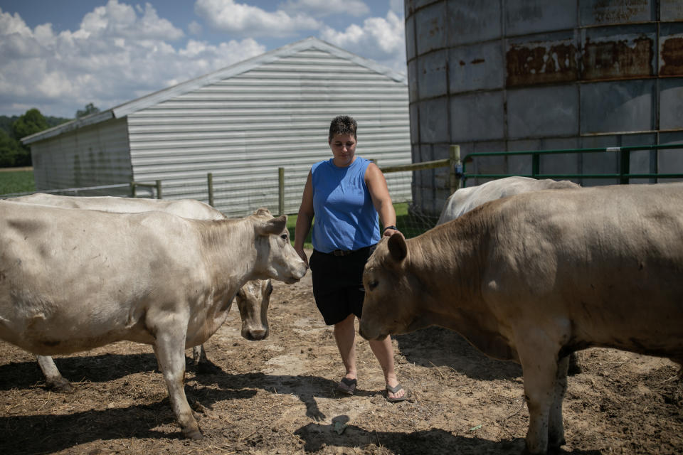 Tiffany Berger en la granja de su familia en Newcomerstown, Ohio, el 5 de julio de 2023. (Maddie McGarvey/The New York Times)